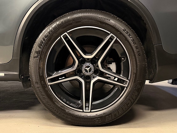 Mercedes-Benz GLC220 d 9 of 30