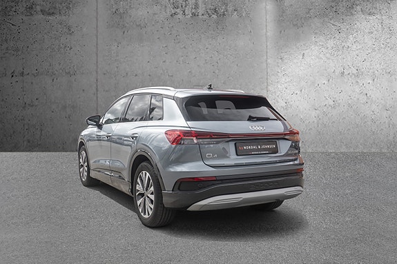 Audi Q4 e-tron 7 of 30