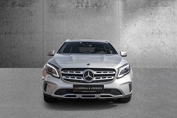 Mercedes-Benz GLA220 d 2 of 30