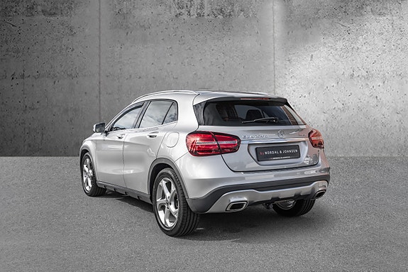 Mercedes-Benz GLA220 d 8 of 30