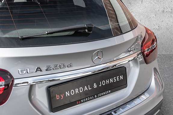 Mercedes-Benz GLA220 d 9 of 30