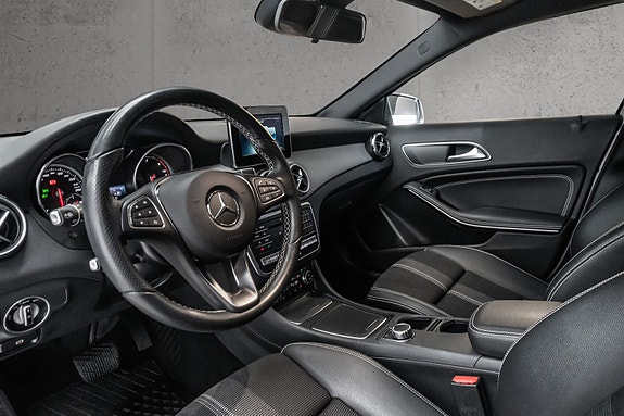 Mercedes-Benz GLA220 d 14 of 30