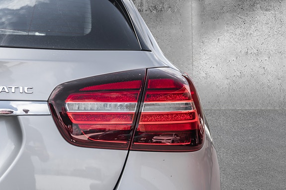 Mercedes-Benz GLA220 d 10 of 30