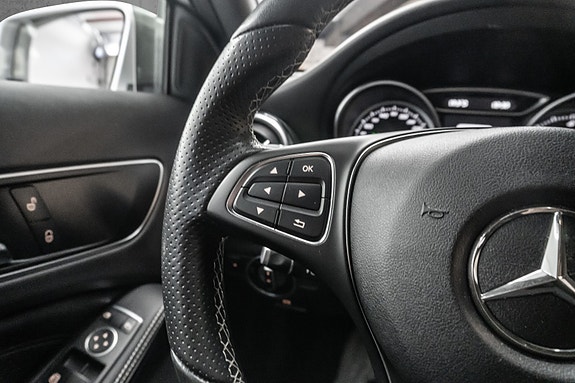 Mercedes-Benz GLA220 d 24 of 30