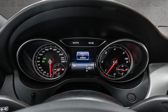 Mercedes-Benz GLA220 d 23 of 30