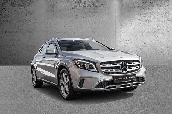 Mercedes-Benz GLA220 d 4 of 30