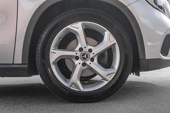 Mercedes-Benz GLA220 d 12 of 30