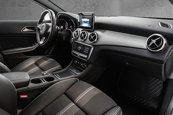 Mercedes-Benz GLA220 d 16 of 30