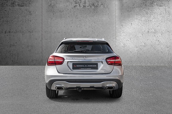 Mercedes-Benz GLA220 d 7 of 30