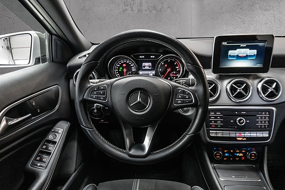 Mercedes-Benz GLA220 d 22 of 30