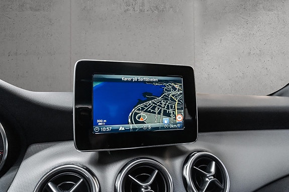 Mercedes-Benz GLA220 d 30 of 30