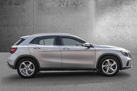 Mercedes-Benz GLA220 d 5 of 30