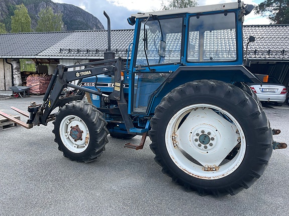Ford 4610 4x4 2 of 9