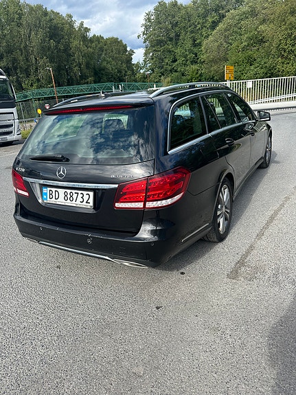 Mercedes-Benz E220 d 4 of 12