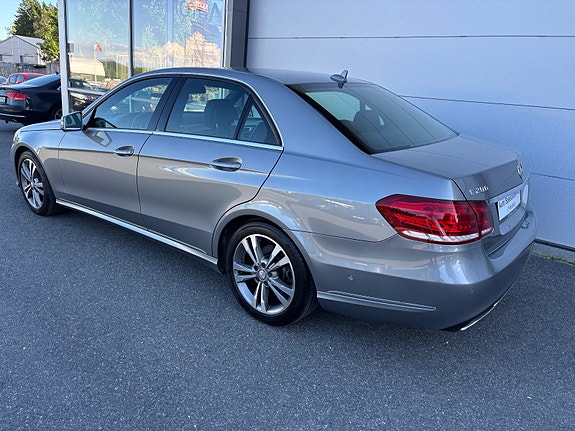 Mercedes-Benz E200 9 of 30