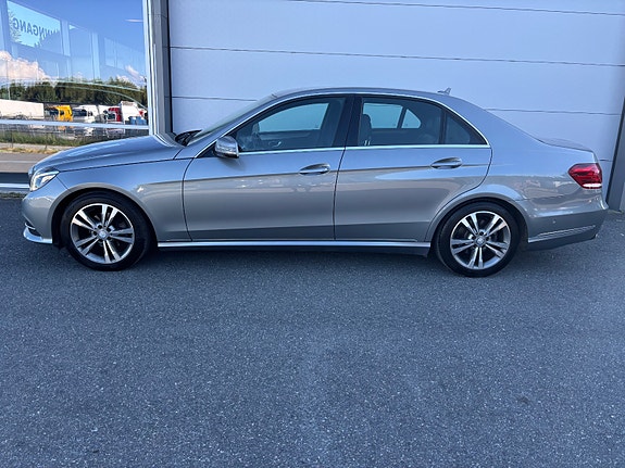 Mercedes-Benz E200 6 of 30