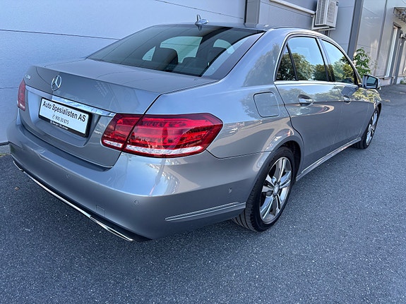 Mercedes-Benz E200 17 of 30