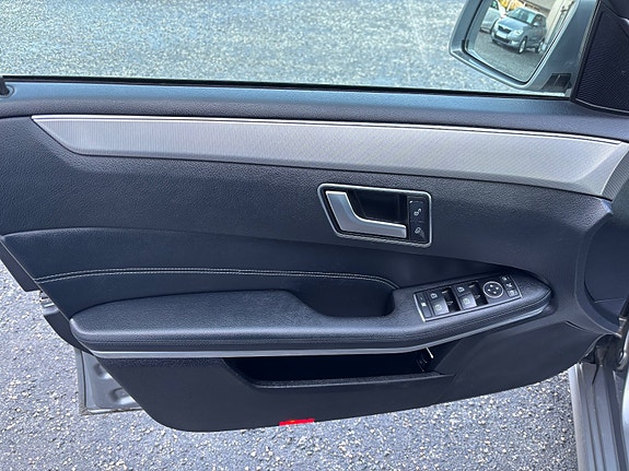 Mercedes-Benz E200 28 of 30