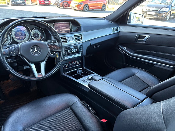 Mercedes-Benz E200 22 of 30
