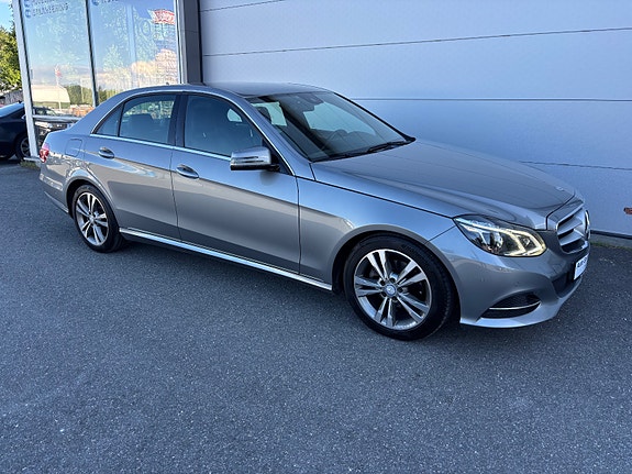 Mercedes-Benz E200 13 of 30