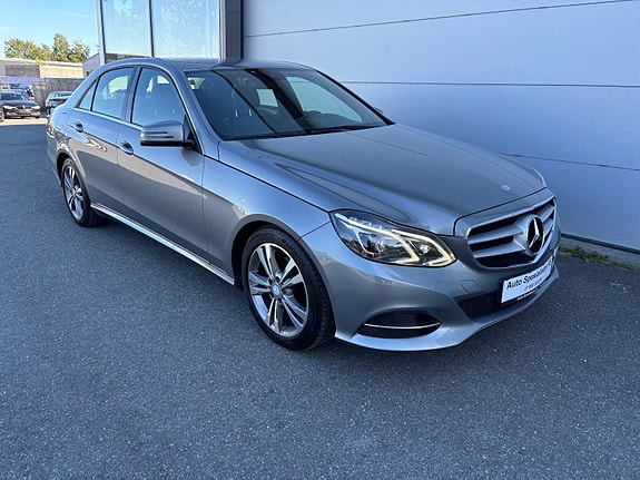 Mercedes-Benz E200 12 of 30