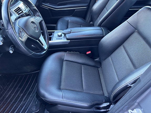 Mercedes-Benz E200 19 of 30