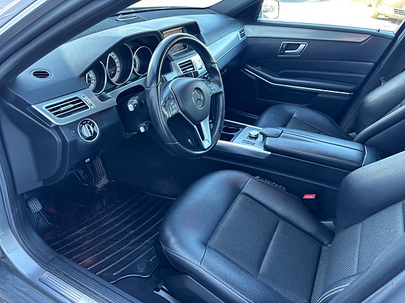 Mercedes-Benz E200 21 of 30