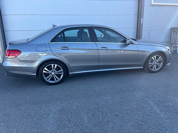 Mercedes-Benz E200 15 of 30