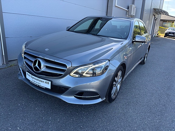 Mercedes-Benz E200 4 of 30