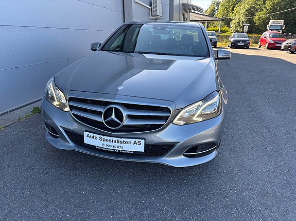 Mercedes-Benz E200 5 of 30