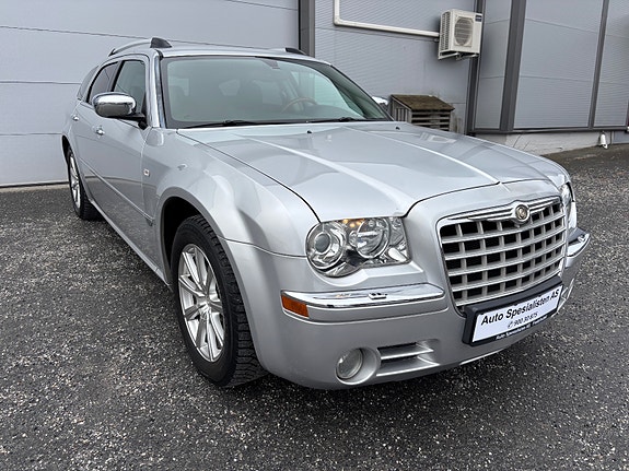 Chrysler 300C 6 of 30