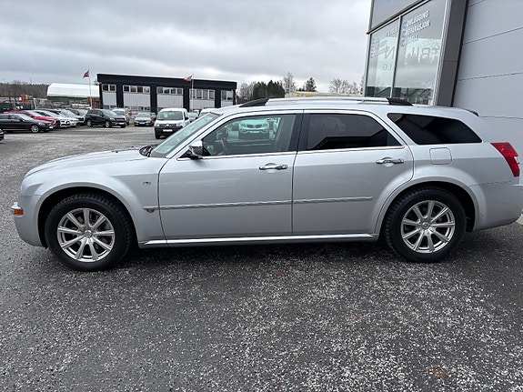 Chrysler 300C 17 of 30