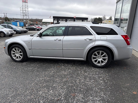 Chrysler 300C 16 of 30