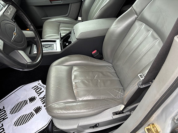 Chrysler 300C 19 of 30