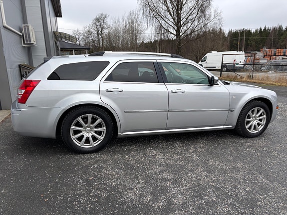 Chrysler 300C 10 of 30