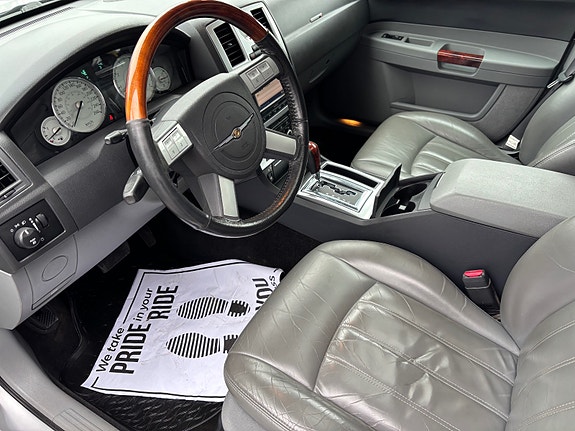 Chrysler 300C 20 of 30