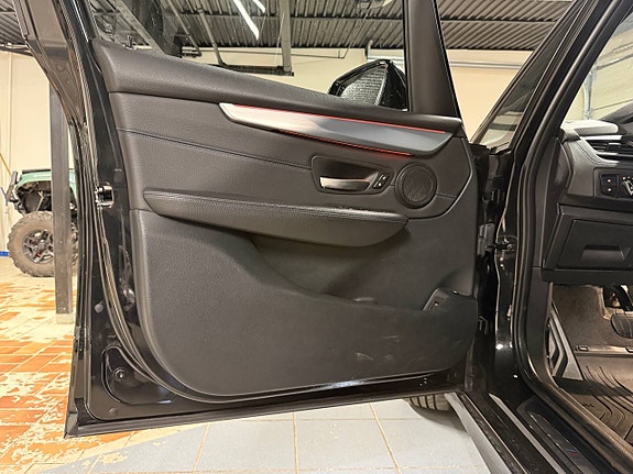 BMW 225xe 12 of 30