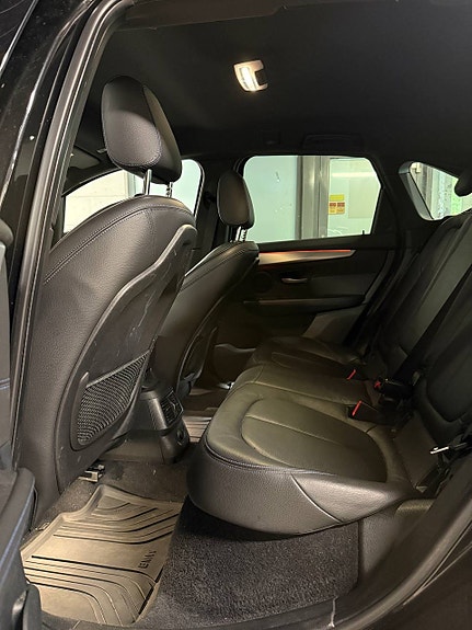 BMW 225xe 9 of 30