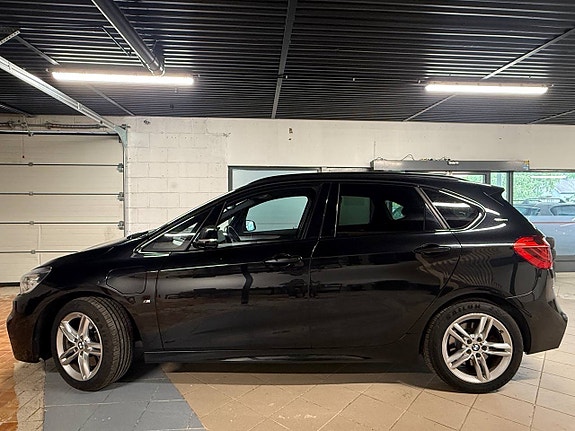 BMW 225xe 2 of 30