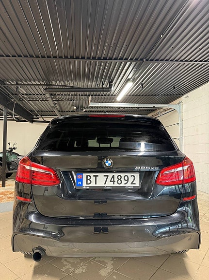 BMW 225xe 4 of 30