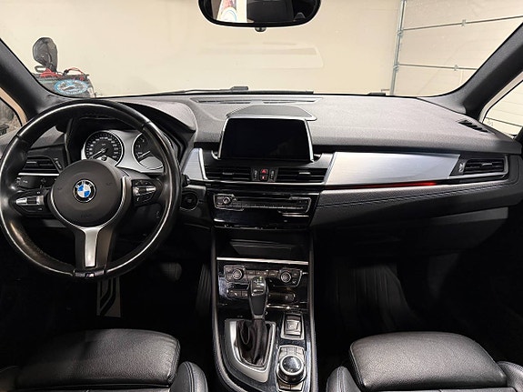 BMW 225xe 11 of 30
