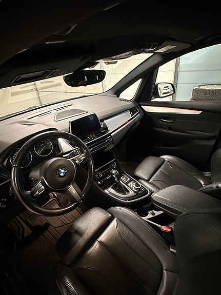BMW 225xe 14 of 30