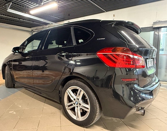 BMW 225xe 3 of 30