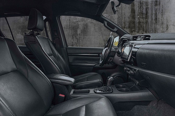 Toyota HiLux 19 of 20