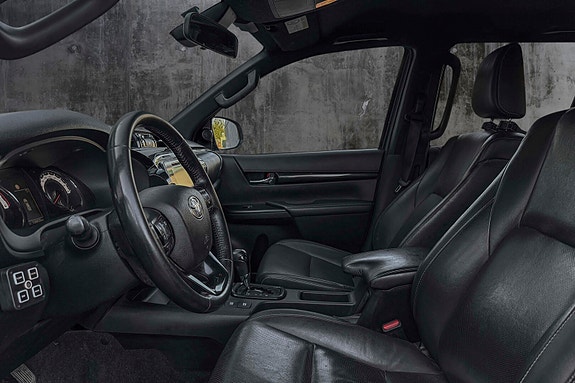 Toyota HiLux 15 of 20