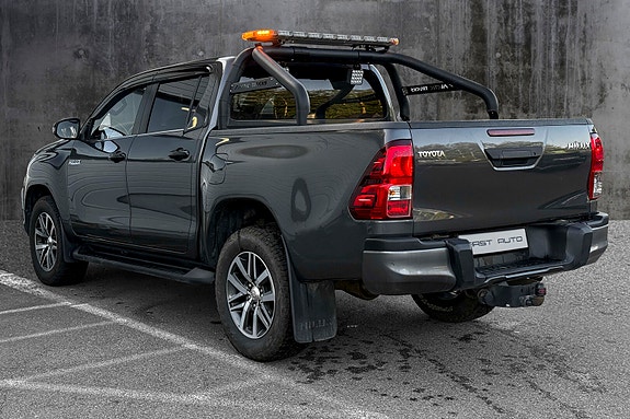 Toyota HiLux 10 of 20