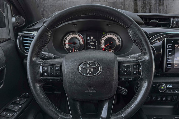 Toyota HiLux 16 of 20