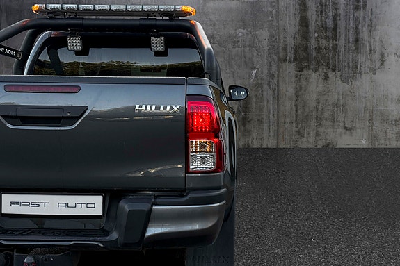 Toyota HiLux 9 of 20