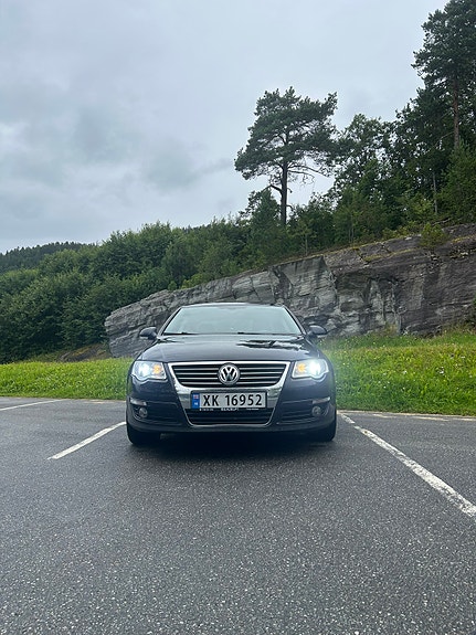Volkswagen Passat 2 of 8
