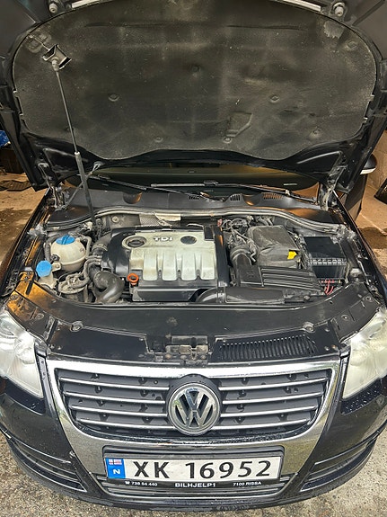 Volkswagen Passat 3 of 8